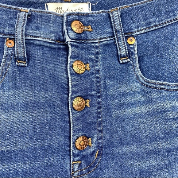 Madewell 9" Mid Rise Skinny Jean Size 29 Raw Hem Button Fly - Picture 2 of 9